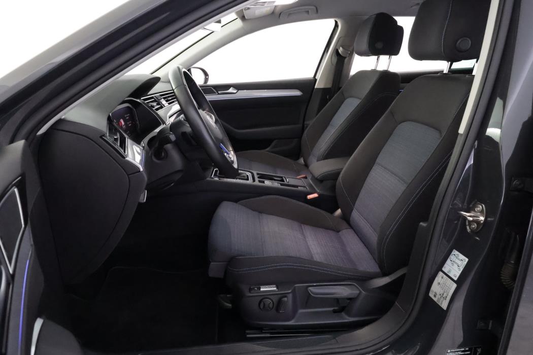 VOLKSWAGEN Passat 2021