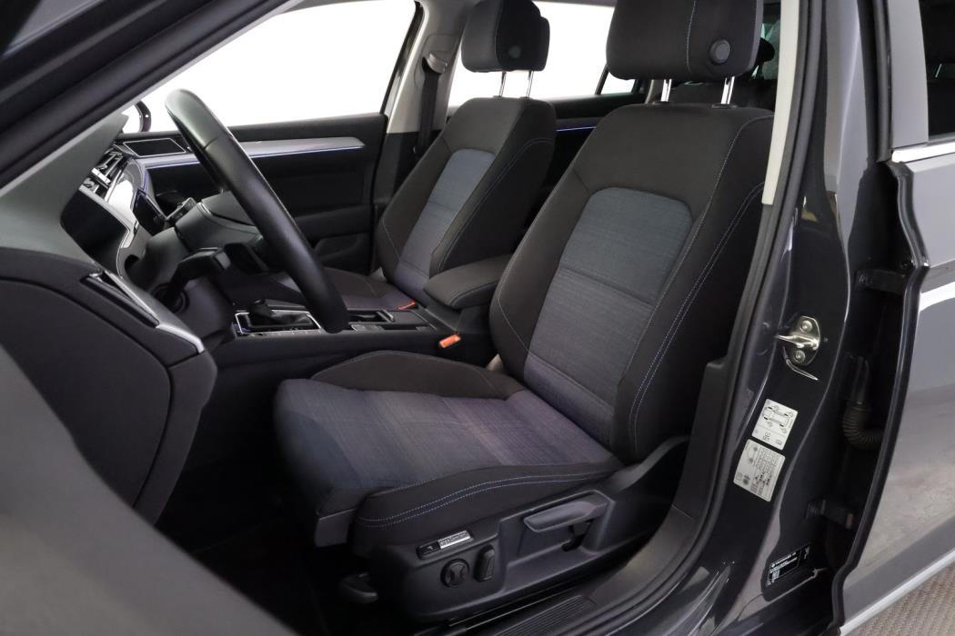 VOLKSWAGEN Passat 2021