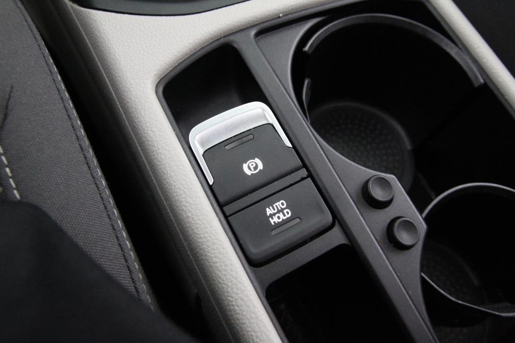 VOLKSWAGEN Touran 2016