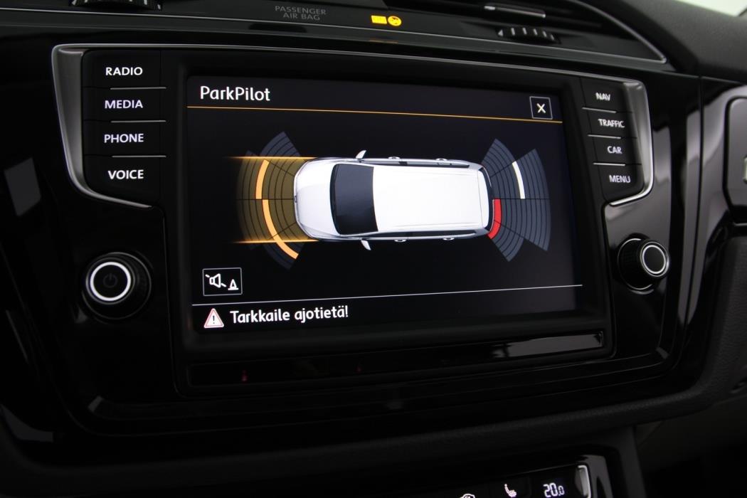 VOLKSWAGEN Touran 2016