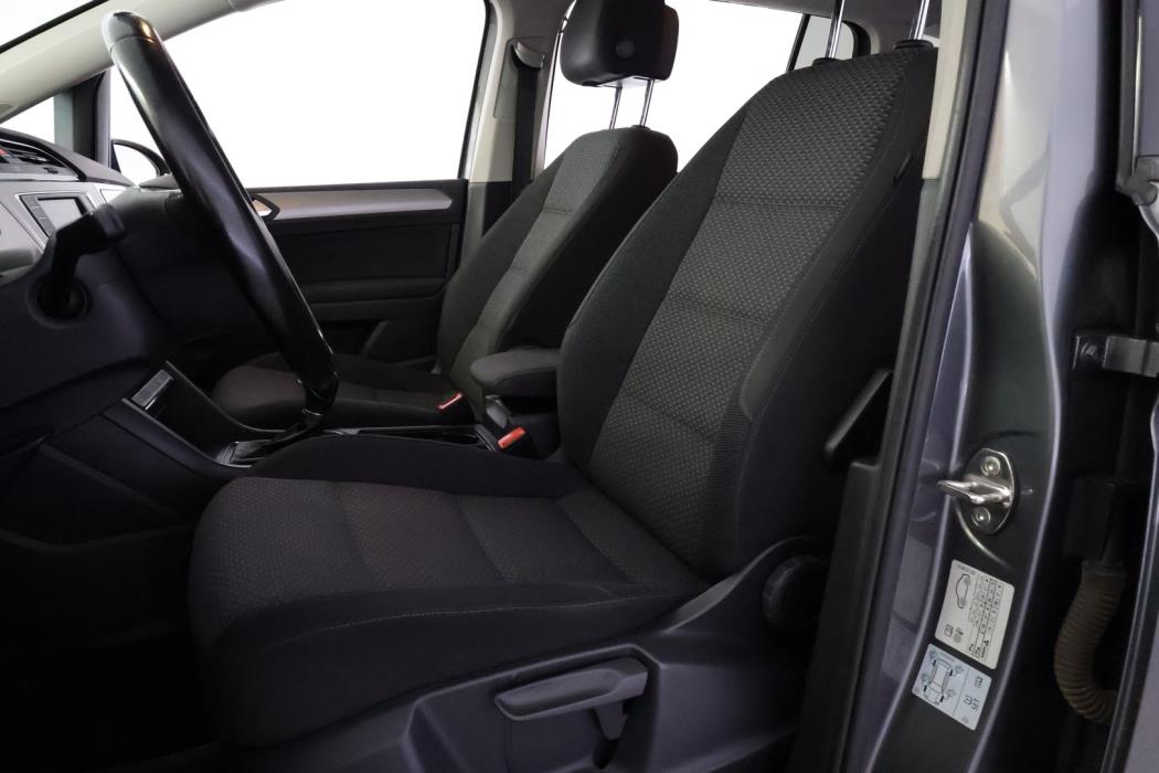 VOLKSWAGEN Touran 2017