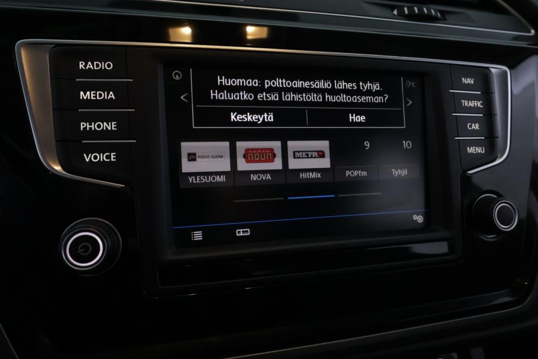 VOLKSWAGEN Touran 2017