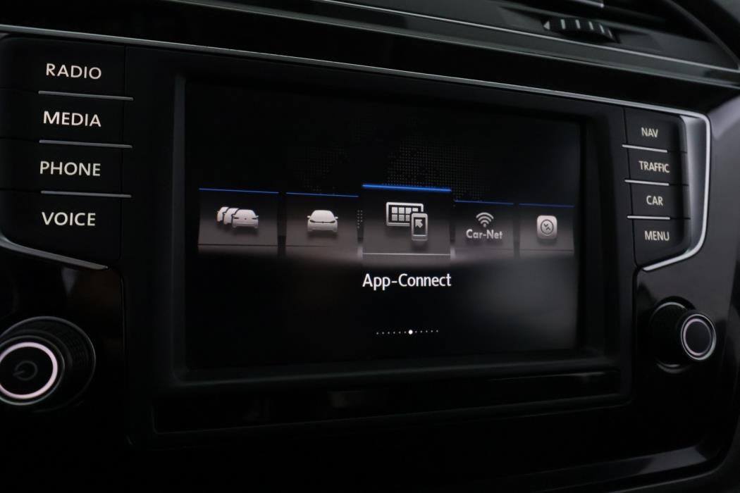 VOLKSWAGEN Touran 2017