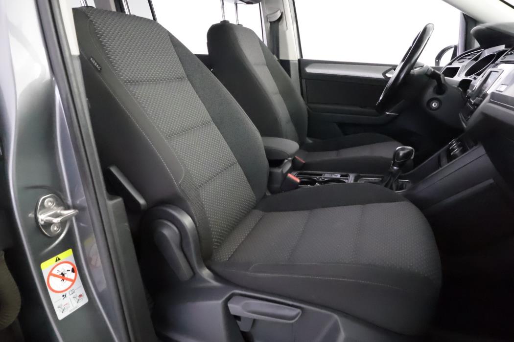 VOLKSWAGEN Touran 2017