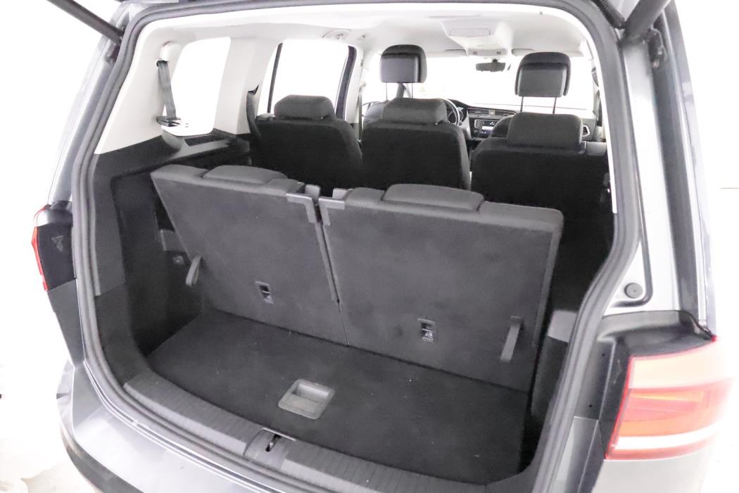 VOLKSWAGEN Touran 2017