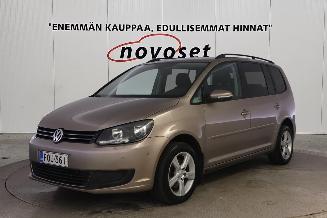 VOLKSWAGEN Touran 2012