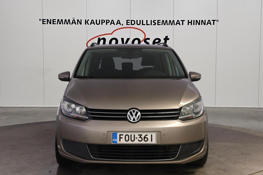 VOLKSWAGEN Touran 2012