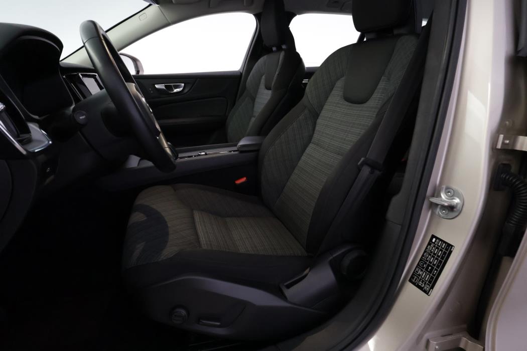 VOLVO V60 2023