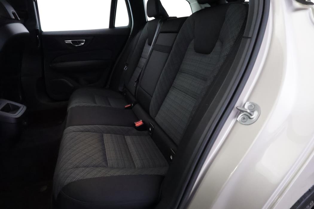 VOLVO V60 2023