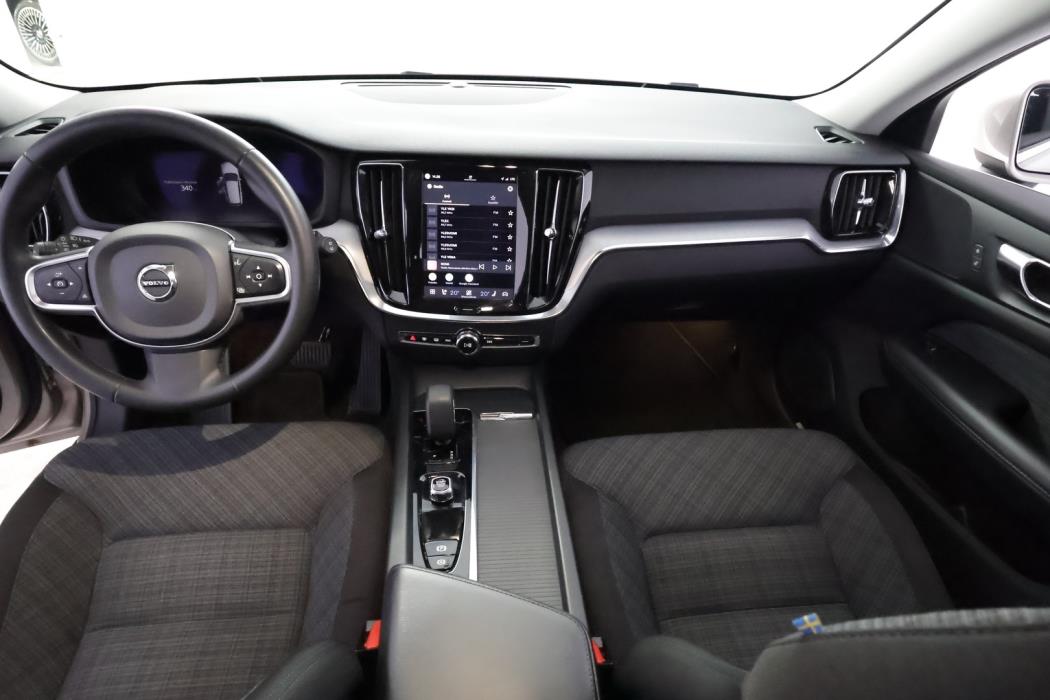 VOLVO V60 2023