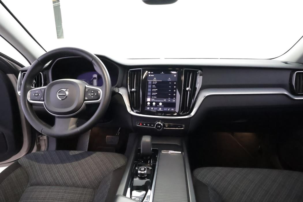 VOLVO V60 2023