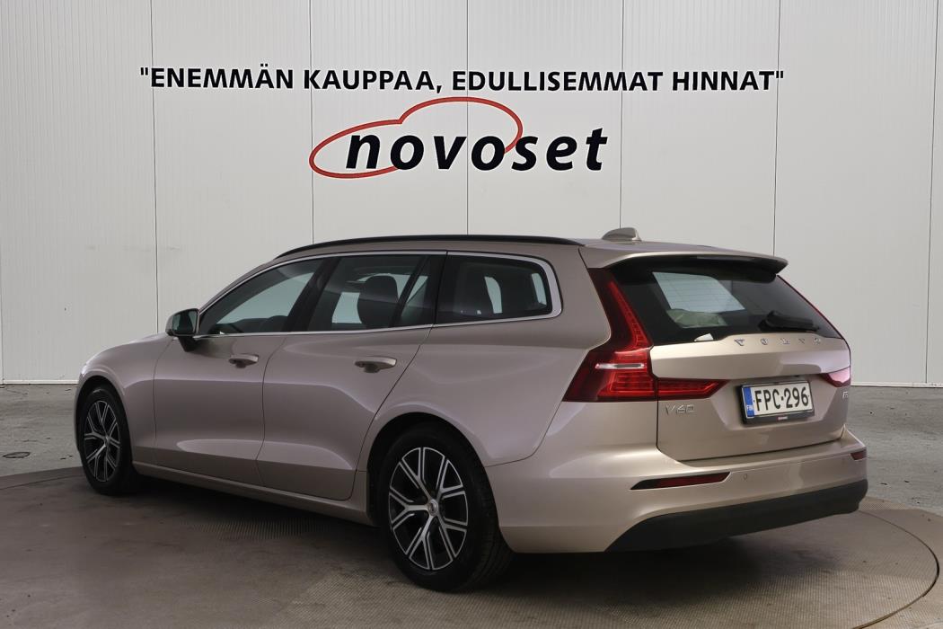 VOLVO V60 2023