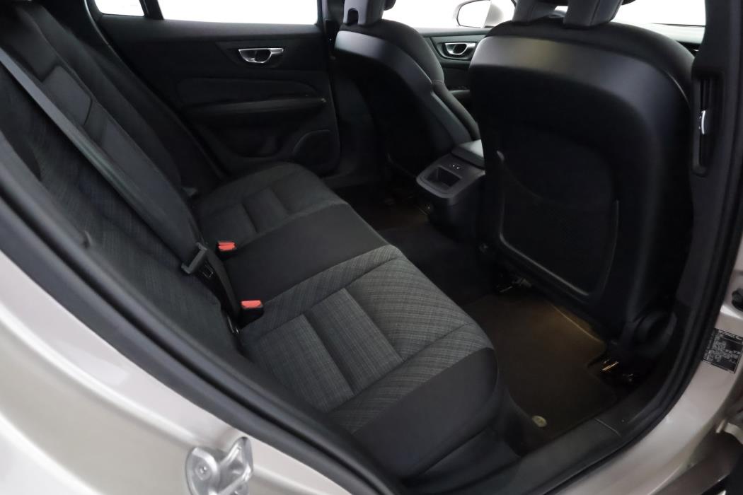 VOLVO V60 2023