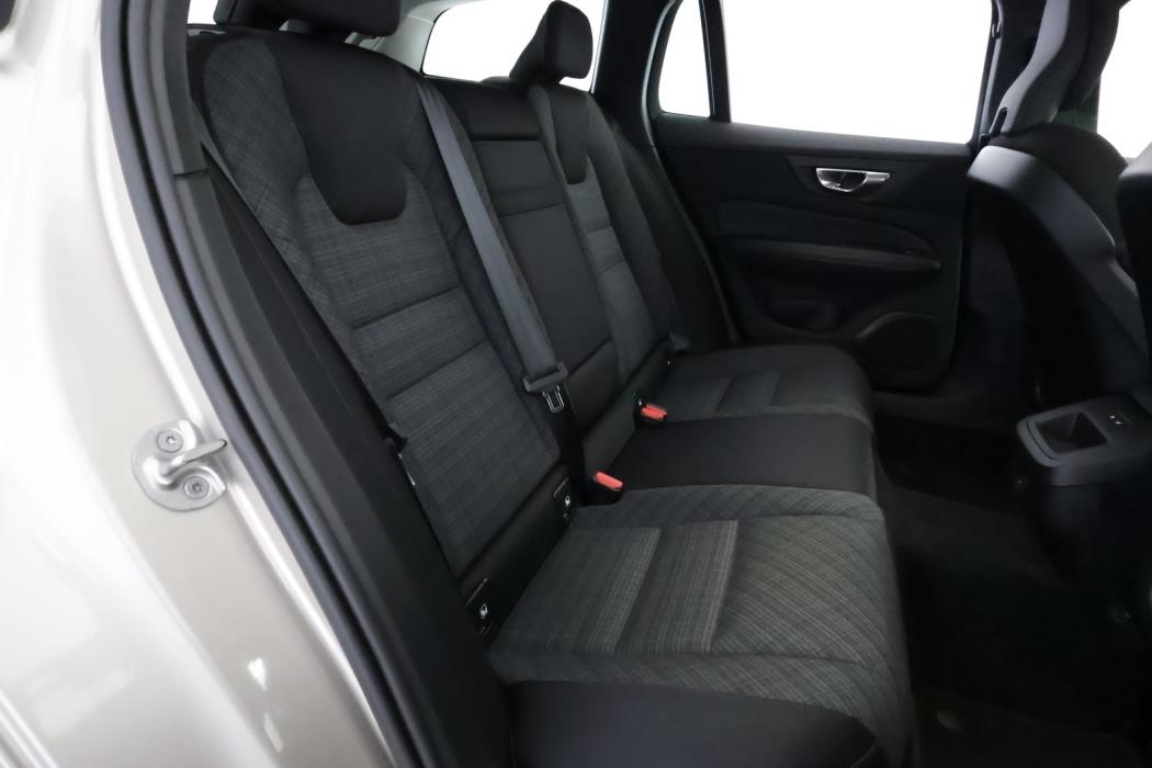 VOLVO V60 2023