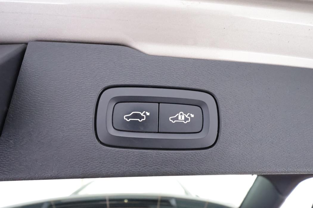 VOLVO V60 2023