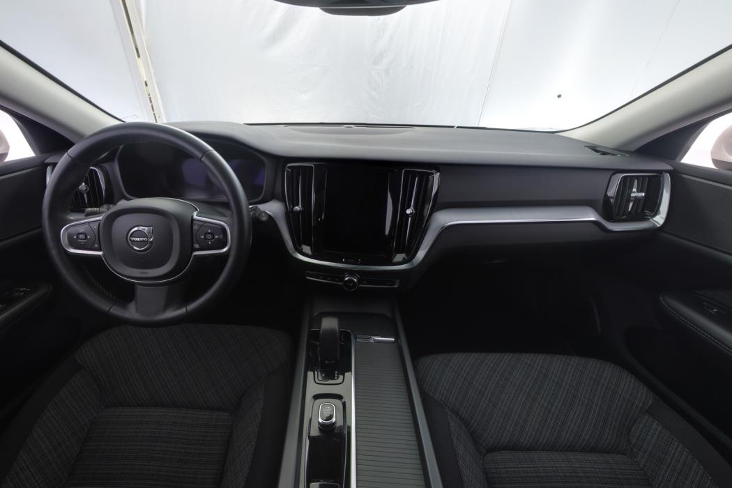 VOLVO V60 2023