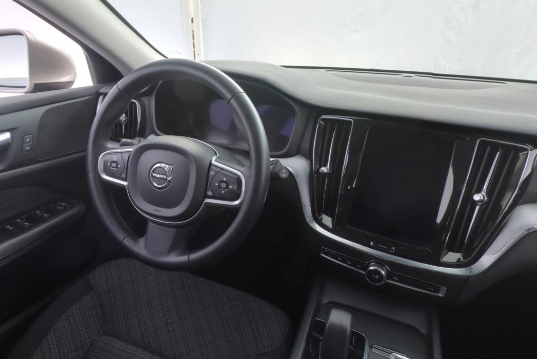 VOLVO V60 2023