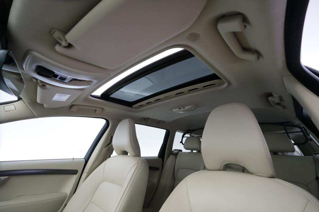 VOLVO XC70 2016