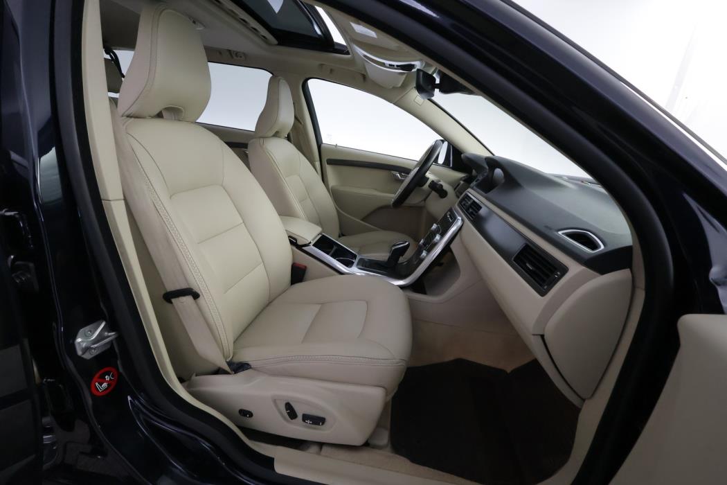 VOLVO XC70 2016