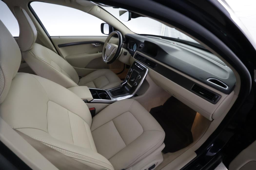 VOLVO XC70 2016