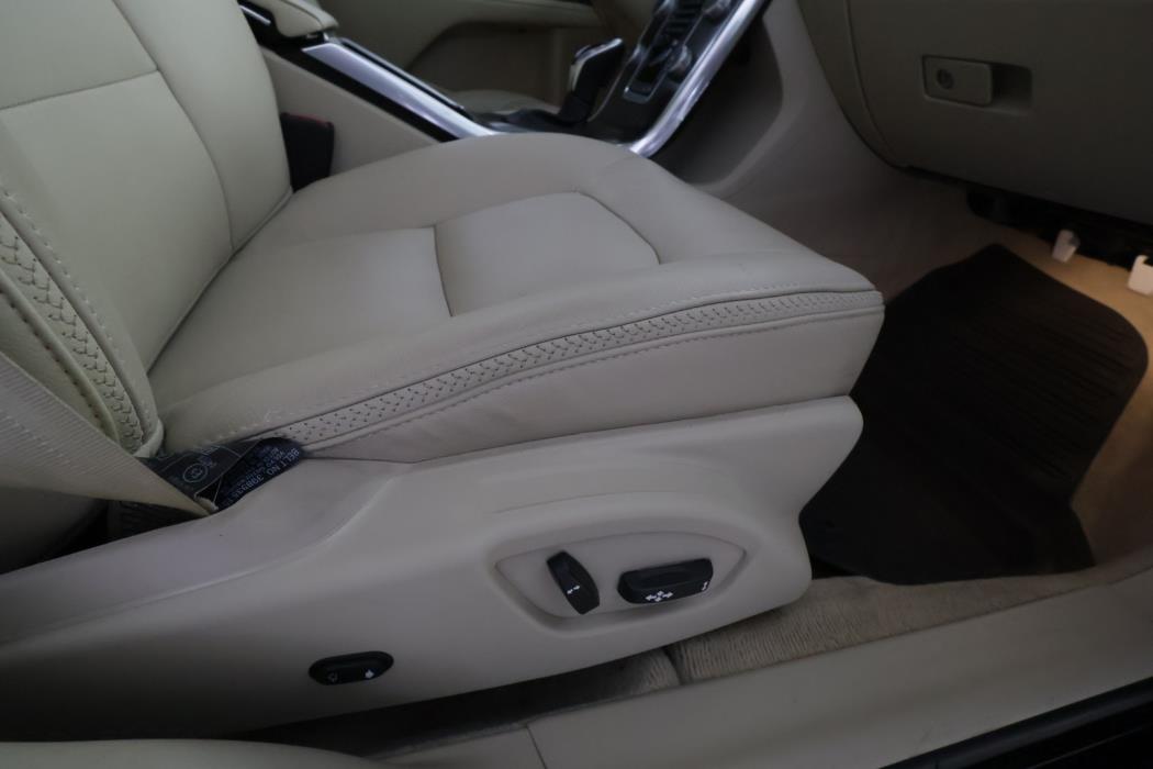VOLVO XC70 2016