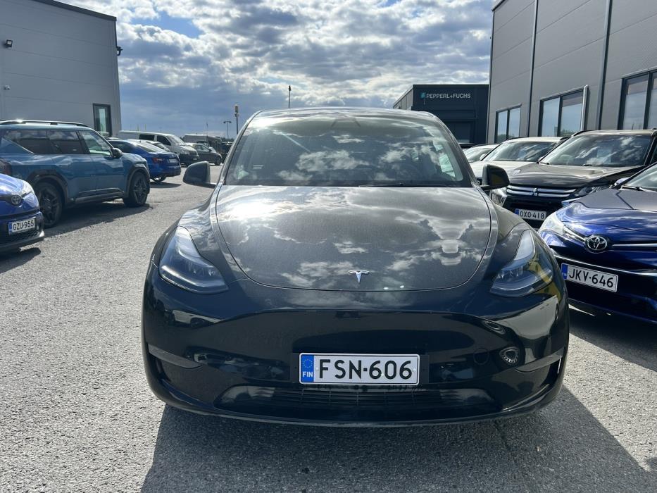 TESLA Model Y 2022