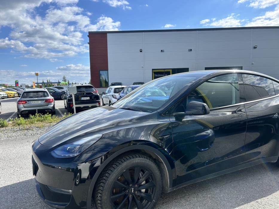 TESLA Model Y 2022