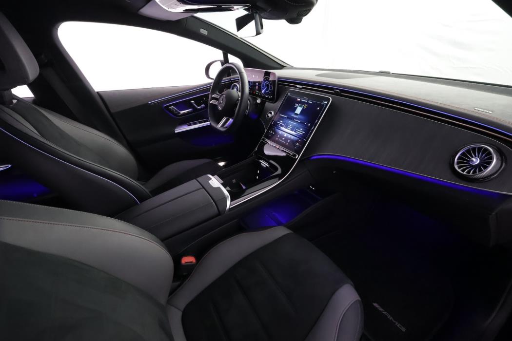 MERCEDES-BENZ EQE 2025