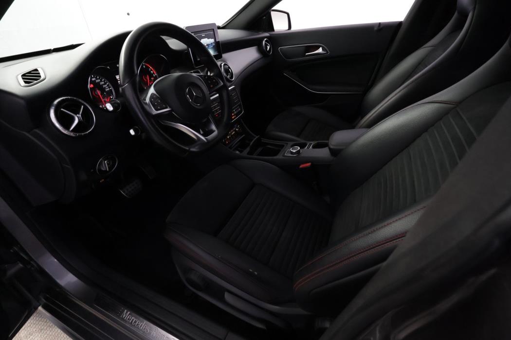 MERCEDES-BENZ CLA 2016