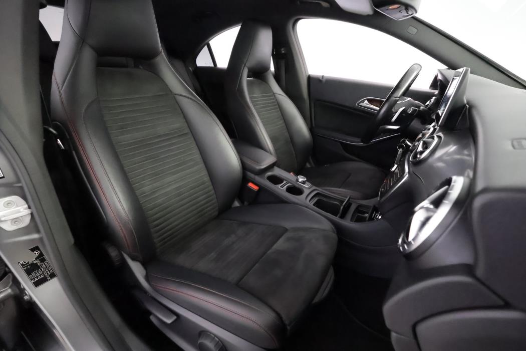 MERCEDES-BENZ CLA 2016
