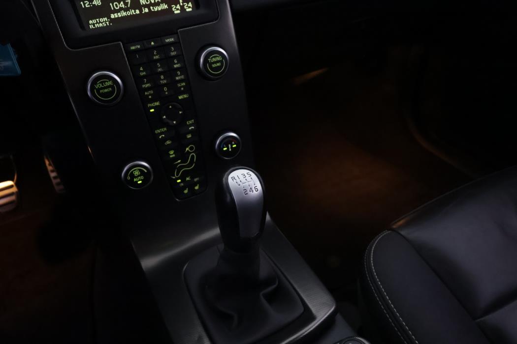 VOLVO C30 2012