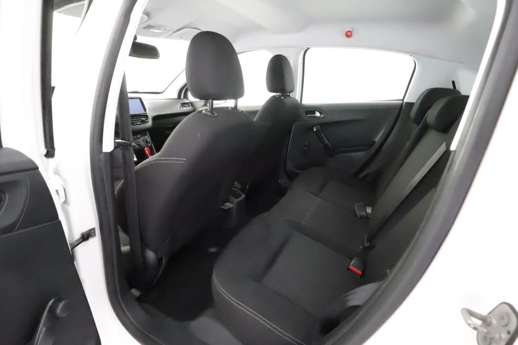 PEUGEOT 208 2018
