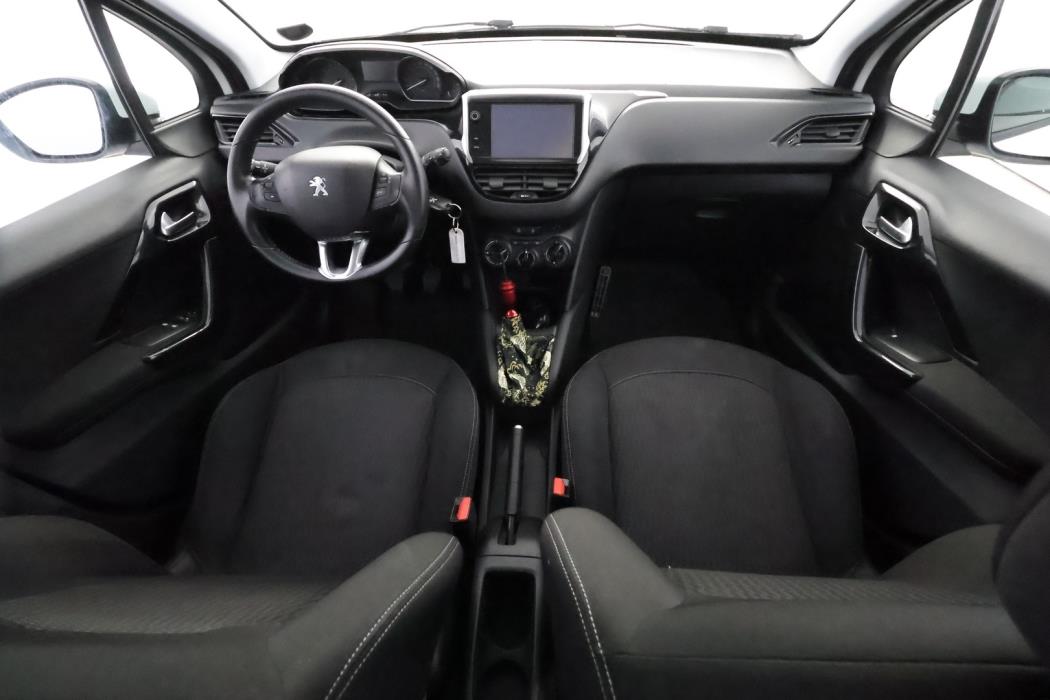 PEUGEOT 208 2018