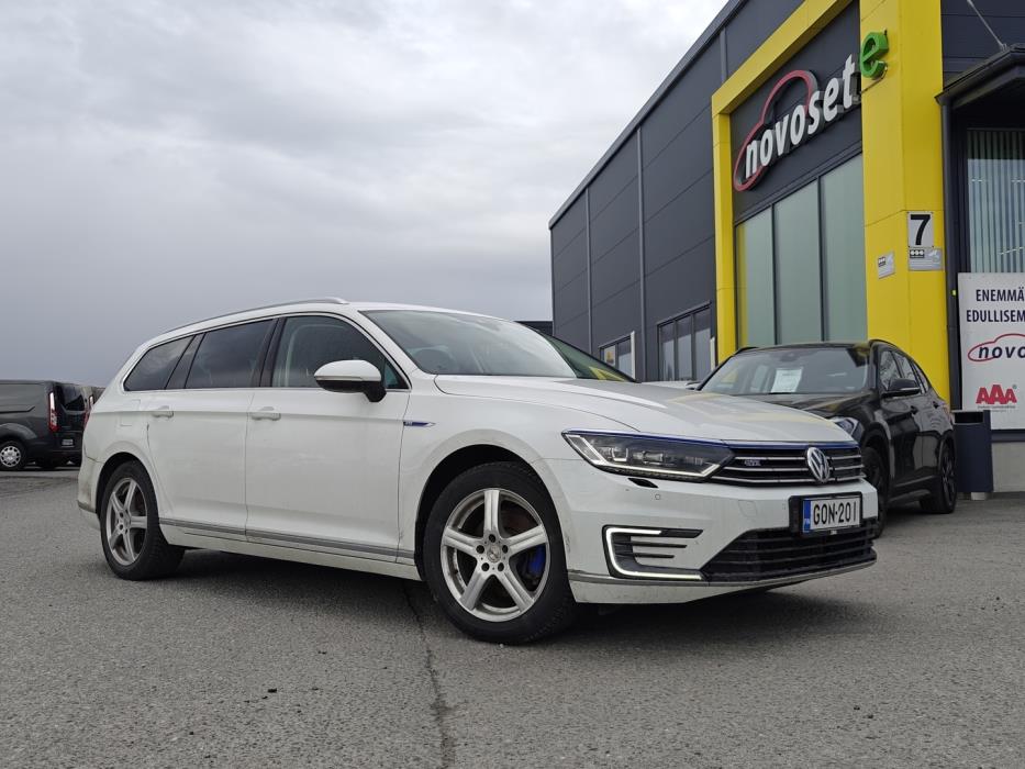 VOLKSWAGEN Passat 2018