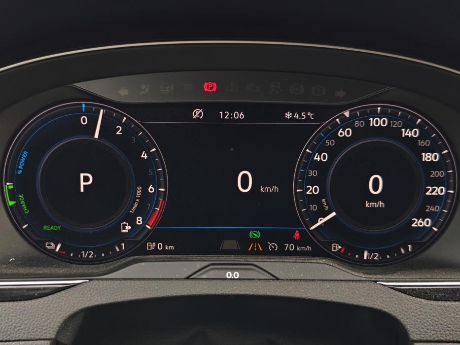 VOLKSWAGEN Passat 2018