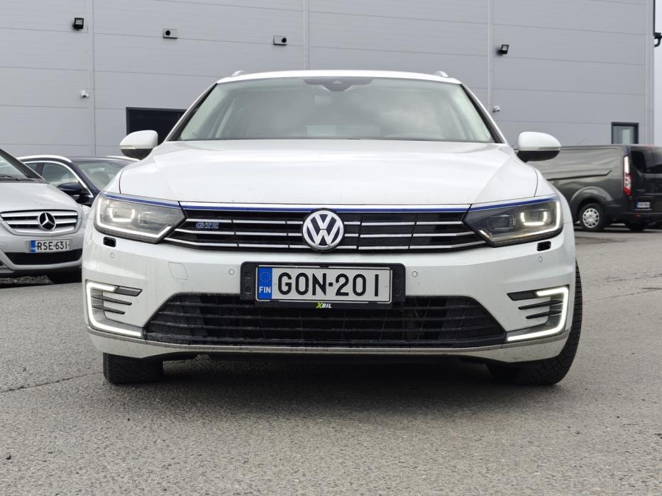 VOLKSWAGEN Passat 2018