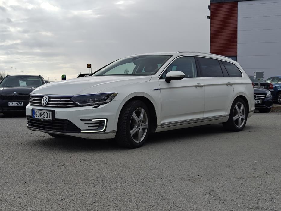 VOLKSWAGEN Passat 2018