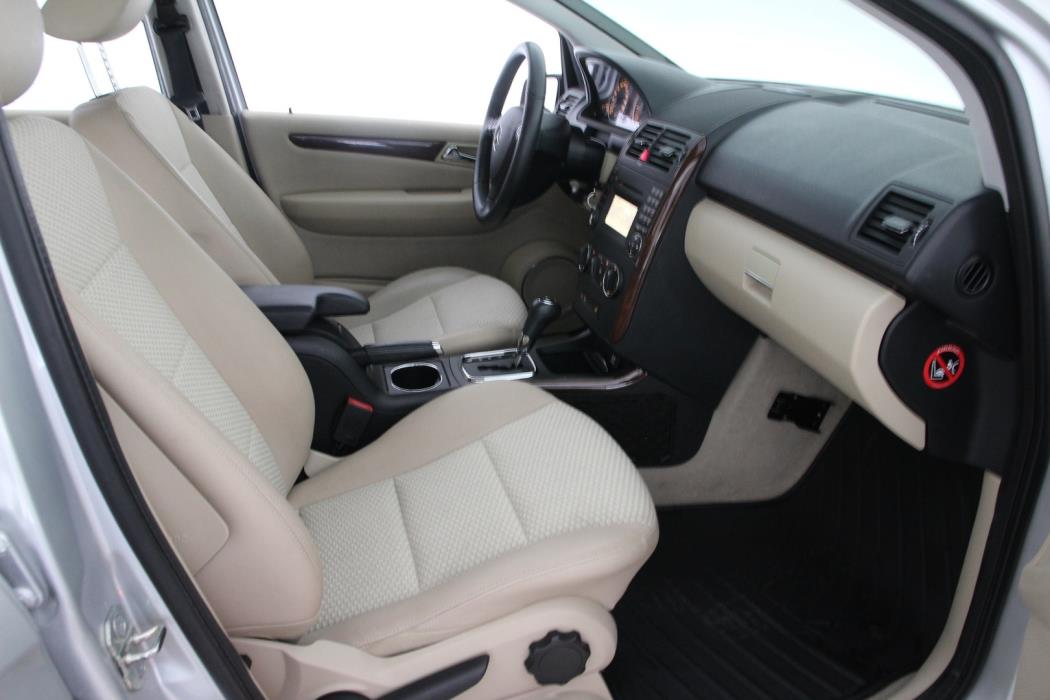 MERCEDES-BENZ A 2009