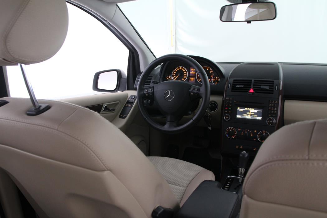 MERCEDES-BENZ A 2009