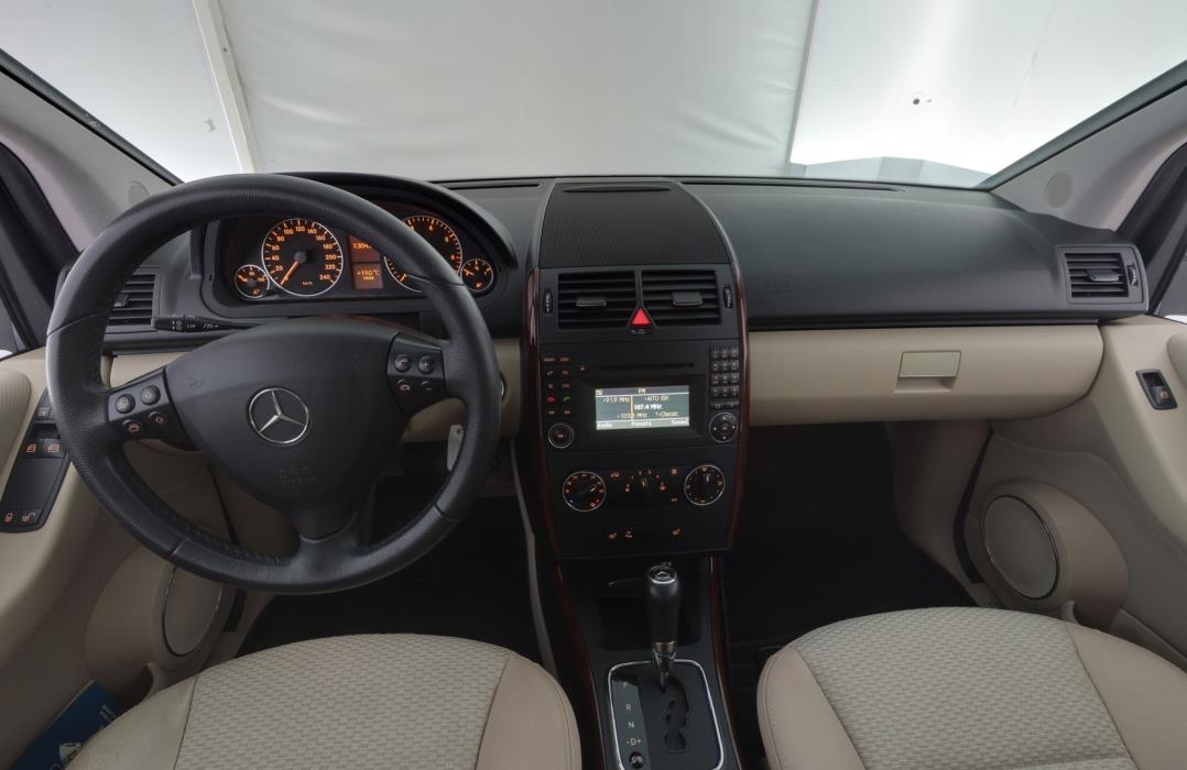 MERCEDES-BENZ A 2009