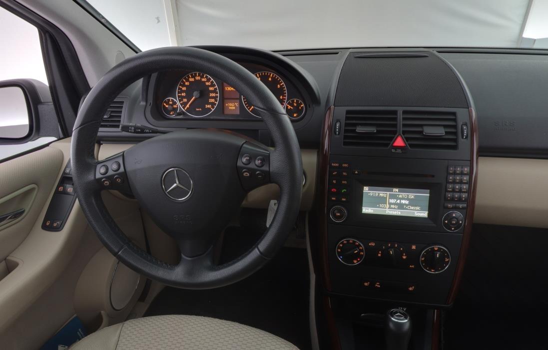 MERCEDES-BENZ A 2009
