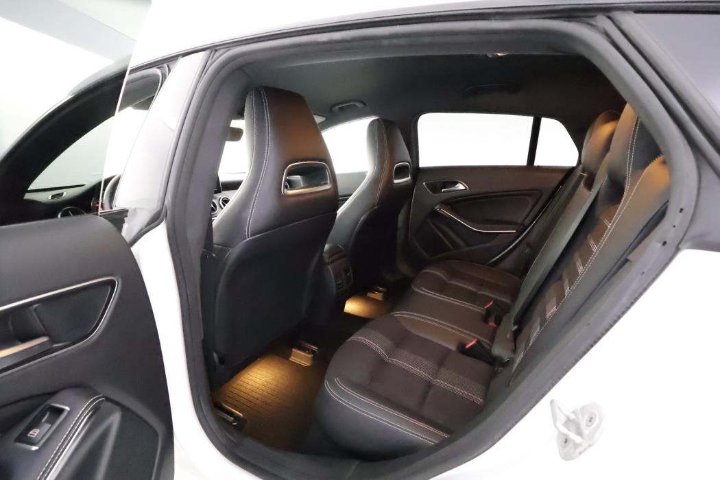 MERCEDES-BENZ CLA 2017