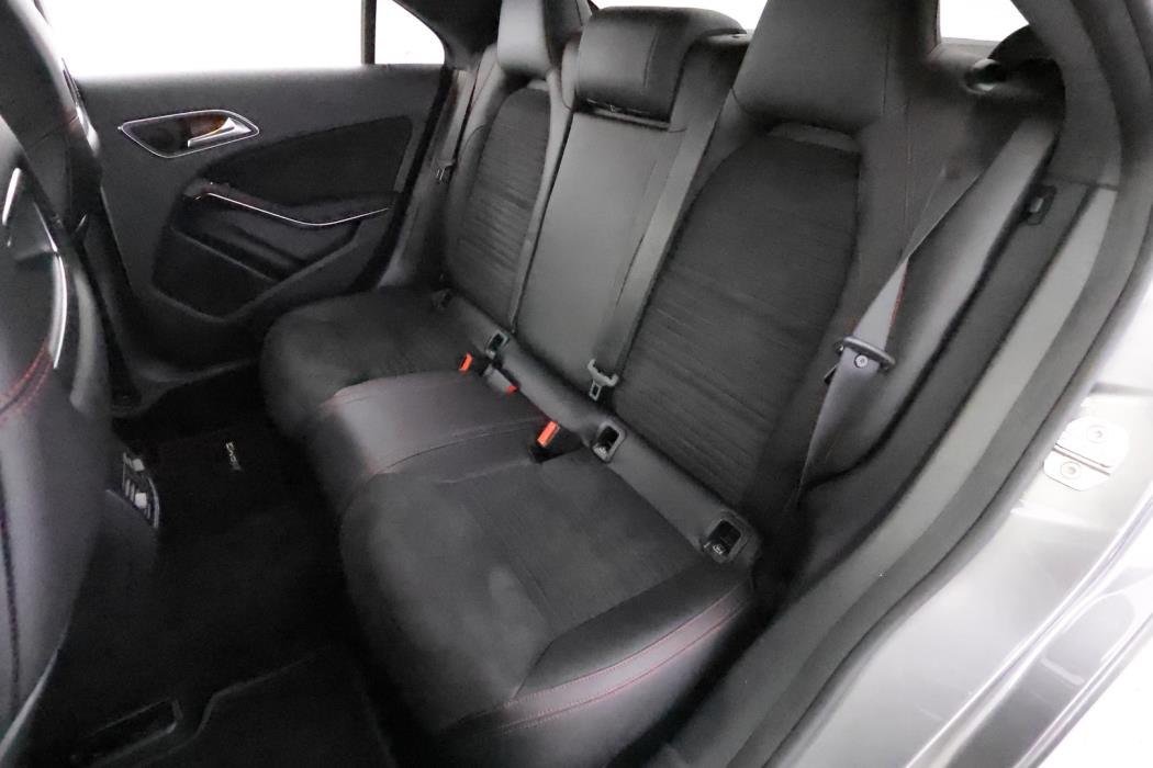 MERCEDES-BENZ CLA 2019