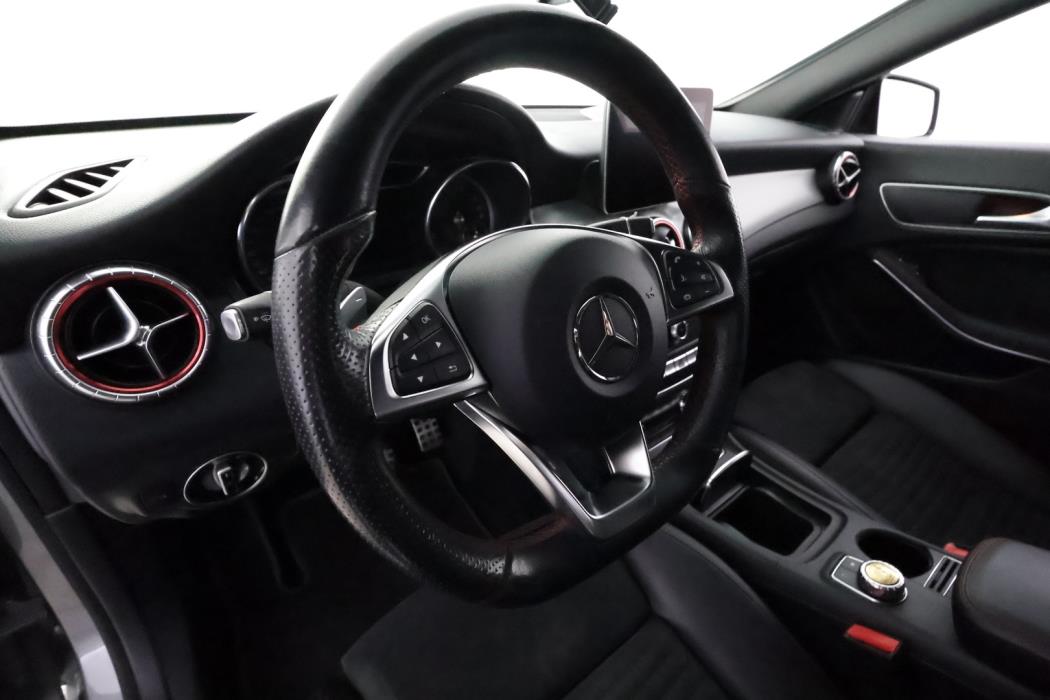 MERCEDES-BENZ CLA 2019