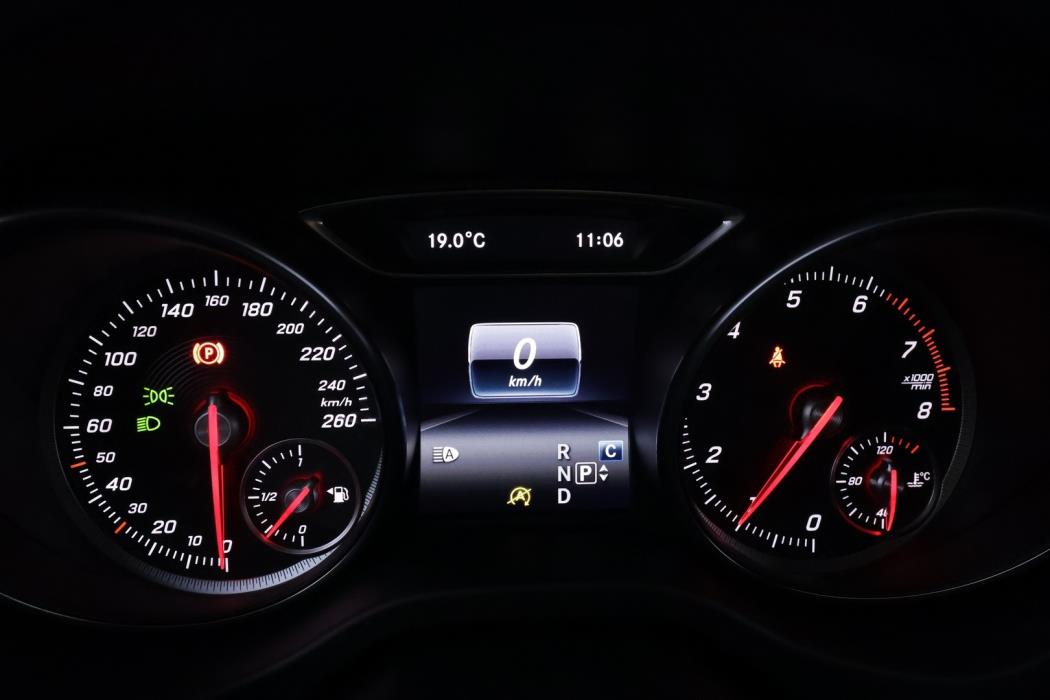 MERCEDES-BENZ CLA 2019