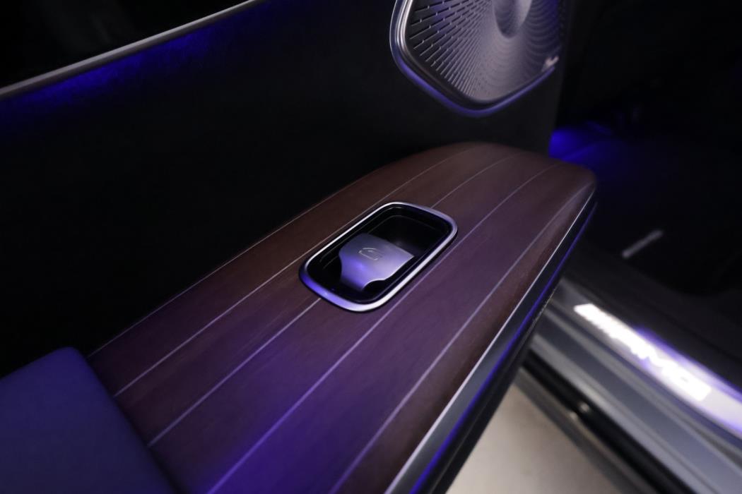 MERCEDES-BENZ EQS 2022