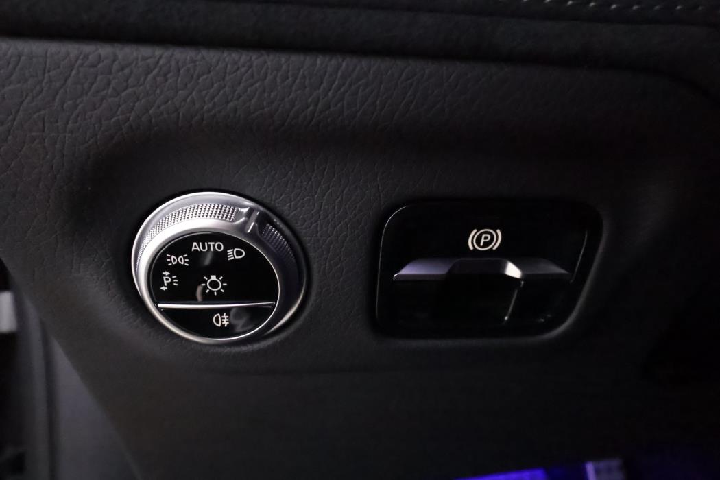 MERCEDES-BENZ EQS 2022
