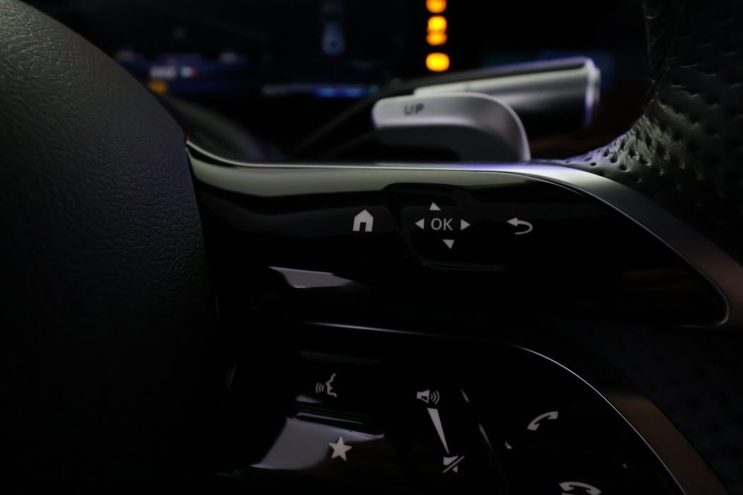 MERCEDES-BENZ EQS 2022