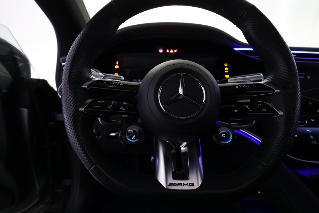 MERCEDES-BENZ EQS 2022