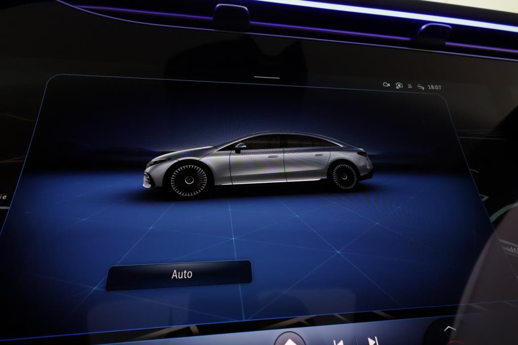 MERCEDES-BENZ EQS 2022